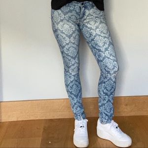 Forever21 Skinny Jeans with White “Floral” Design